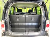 普段のお買い物や通勤、送迎等に十分な荷室スペースを確保しております。セカンドシートを倒すと、大きな荷物の積載も可能です♪