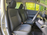 運転席シート廻りは使用感も少なく、良好な状態となっています。前オーナー様が丁寧に使っていたことがよくわかりますね。