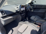 ◆LIBERALAは、輸入車選びの新たなスタイルを提案するインポート・セレクト・ブランドです。オーナー様となる方がクルマから直接感じる感性を第一にした、最良の一台との出会いをコーディネートいたします。