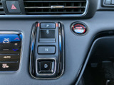 必要な情報をひと目で確認できる見やすいメーター。運転中の視認性を高め、安全運転をサポートします。