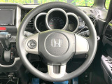 【ステアリングスイッチ】運転中、前方から目線をそらすことなく、オーディオ等の操作が可能な便利機能!安心&快適なドライブを演出してくれます♪