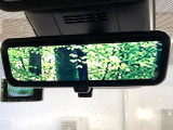 【デジタルインナーミラー】後席の大きな荷物や同乗者で後方が確認しづらい時でも安心!カメラが撮影した車両後方の映像をルームミラー内に表示。クリアな視界で状況の確認が可能です!