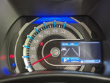スタイリッシュなデザインのメーター。必要な情報を一目で確認でき、安全な運転をサポートします。