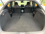 普段のお買い物や通勤、送迎等に十分な荷室スペースを確保しております。セカンドシートを倒すと、大きな荷物の積載も可能です♪