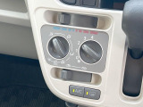寒い冬も暑い夏も全席に快適な空調を届けてくれる、ダイヤル式エアコンを装備♪
