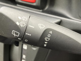 操作がしやすく、雨天時や視界不良時でも安全運転をサポートします。機能を簡単に切り替えられます。