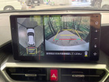 【パノラミックビューモニター】専用のカメラにより、上から見下ろしたような視点で360度クルマの周囲を確認することができます☆死角部分も確認しやすく、狭い場所での切り返しや駐車もスムーズに行えます。