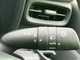 操作感も良好で、安全な運転をサポートします。視認性の高いデザインで、夜間走行時でも安心して使用できます。