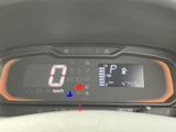 視認性の高いメーターデザイン。運転に必要な情報をひと目で確認でき、安全なドライブをサポートします。