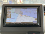 鮮明な地図表示で、安全運転をサポート。スムーズなナビゲーションで、目的地への移動を快適にします。