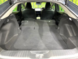 普段のお買い物や通勤、送迎等に十分な荷室スペースを確保しております。セカンドシートを倒すと、大きな荷物の積載も可能です♪