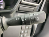 視認性の高い操作レバーで、安全な右左折をサポートします。運転中の操作ミスを防ぎます。