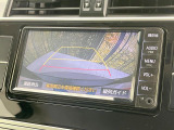【バックカメラ】駐車時に後方がリアルタイム映像で確認できます。大型商業施設や立体駐車場での駐車時や、夜間のバック時に大活躍!運転スキルに関わらず、今や必須となった装備のひとつです!