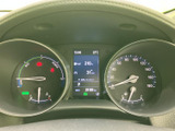 運転に必要な情報をひと目で確認できる、見やすいメーターデザインです。走行状況を把握し、安全運転を心がけましょう。