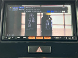 停車時に、映像やテレビを視聴できます。移動時間も快適に過ごせるように、エンターテイメント機能も充実しています。