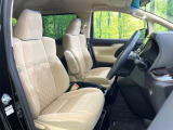 運転席シート廻りは使用感も少なく、良好な状態となっています。前オーナー様が丁寧に使っていたことがよくわかりますね。