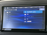 多彩なメディアに対応し、お好みの音楽やラジオを高品質で楽しめます。Bluetooth接続も可能で、スマートフォンとの連携もスムーズです。