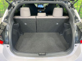 普段のお買い物や通勤、送迎等に十分な荷室スペースを確保しております。セカンドシートを倒すと、大きな荷物の積載も可能です♪