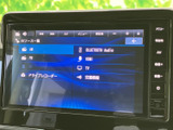 多彩なメディアに対応し、お好みの音楽を高品質で楽しめます。Bluetooth接続も可能で、ハンズフリーでの音楽再生も可能です。