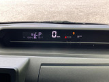 必要な情報をひと目で確認できる、見やすいメーターデザイン。ドライバーを安全運転をサポートします。