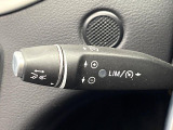 ●レーダークルーズコントロール:前の車との車間距離を一定にとりつつ、一定速度で自動走行してくれる次世代のクルーズコントロール!主に高速道路や自動車専用道路で使用する便利な機能です!