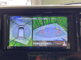 車のフロントやサイドのカメラ画像を同時にモニター表示することで、悪路や狭い道を走行時でも周囲の状況確認ができ安心!本格SUVにうれしい装備です♪