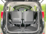 普段のお買い物や通勤、送迎等に十分な荷室スペースを確保しております。セカンドシートを倒すと、大きな荷物の積載も可能です♪