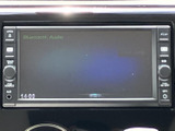 シンプルな画面表示で直感的に操作が可能。Bluetooth接続でスマートフォンとの連携もスムーズです。