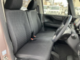 広々とした空間で、ゆったりとした座り心地を実現。小回りの利くコンパクトカーながらも、快適な移動を提供してくれるでしょう。