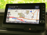 詳細な地図情報を表示し、スムーズなルート検索を可能にします。渋滞情報なども確認でき、安心のドライブをサポートします。