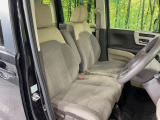 運転席シート廻りは使用感も少なく、良好な状態となっています。丁寧に使われていたことがよくわかりますね。