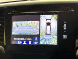 【マルチビューカメラシステム】専用のカメラにより、上から見下ろしたような視点で360度クルマの周囲を確認することができます☆死角部分も確認しやすく、狭い場所での切り返しや駐車もスムーズに行えます。