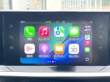 ●Apple Car Play:スマホとの有線接続で、ナビ・オーディオ再生などスマホのアプリ機能が画面でも使える便利機能です!