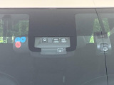 【トヨタセーフティセンス】走行中に前方の車両等を認識し、衝突しそうな時は警報とブレーキで衝突回避と被害軽減をアシスト。より安全にドライブをお楽しみいただけます。