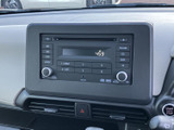 操作しやすく、お好みの音楽を楽しめます。ラジオからCD、USB接続まで幅広く対応し、ドライブのお供に最適です。