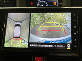 高画質ディスプレイで、映像や音楽を鮮やかに楽しめます。バックカメラ連動機能も搭載し、安全な後退をサポートします。快適なドライブを演出します。