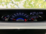 視認性の高いメーターデザイン。走行に必要な情報を一目で確認でき、運転中の集中力を高めます。