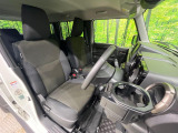 運転席シート廻りは使用感も少なく、良好な状態となっています。丁寧に使われていたことがよくわかりますね。
