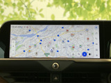 最新のナビゲーションシステムで、スムーズなナビゲーションを実現します。目的地までのルートをガイドします。