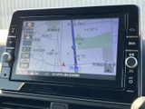 鮮明な地図表示で、安全運転をサポート。スムーズな操作性で、ストレスなく目的地へナビゲートできます。最新の交通情報を確認し、最適なルートを選択。