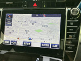 鮮明な地図表示で、スムーズなナビゲーションをサポートします。目的地までのルートを分かりやすく案内してくれるので、安心してドライブを楽しめます。