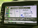 鮮明な地図表示で、視認性に優れています。スムーズなルート検索で、目的地への移動をサポートします。