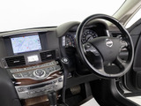★使いやすさや安全性を追求したステアリング周り!高級車ゆえにスイッチ類が多いのも特徴ですね!考え尽くされた配置ですぐに使いこなす事が出来ますのでご安心下さい!是非、体感してみて下さい!!