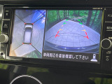 【アラウンドビューモニター】専用のカメラにより、上から見下ろしたような視点で360度クルマの周囲を確認することができます☆死角部分も確認しやすく、狭い場所での切り返しや駐車もスムーズに行えます。