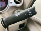 直感的な操作で安全確認をサポート。スムーズな車線変更や右左折を支援します。
