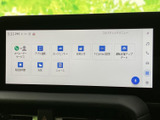 大型ディスプレイを搭載し、直感的な操作でナビやオーディオ機能をスムーズにコントロール。快適なドライブをサポートします。