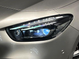 ●LEDヘッドライト:夜間走行時も良好な視界を確保し安心して運転できる高輝度LEDヘッドライトを装備!点灯速度が早く、消費電力も抑えられています。