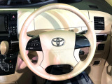 【純正革巻きステアリング】上質な革を使用することで、手にしっかり馴染みとても運転しやすいハンドルです♪