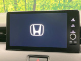 【メーカー9型純正ナビ】インテリアに溶け込むスタイリッシュな「専用設計」メーカーナビを装備♪視認性や操作性など基本性能にも優れ、より上質なカーライフをお楽しみいただけます。