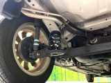 お車を安心してお乗りいただく為には、足回りの定期点検が欠かせません。サービスサポート(有償保証)では無料点検もご提供しており、安心のカーライフをお過ごしいただけるサポート体制が整っています。
